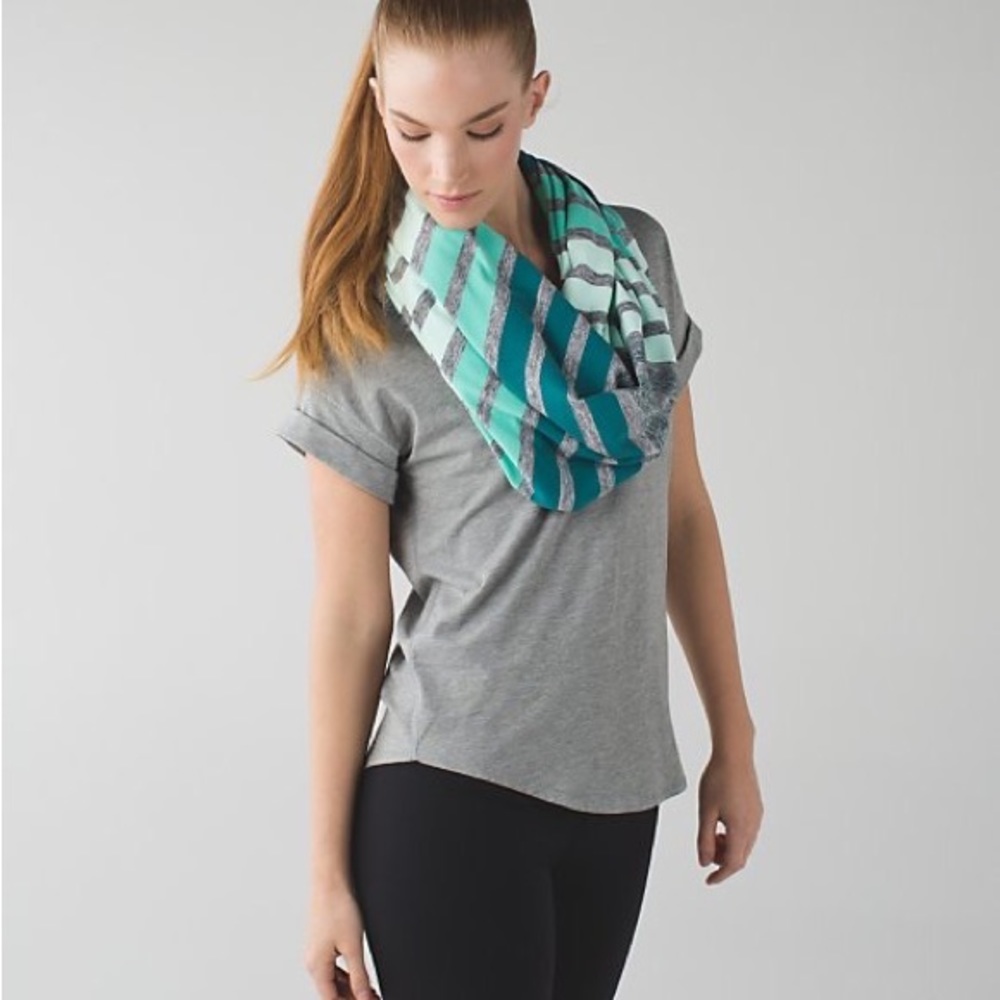Lululemon lot of 2 Vinyasa Scarf wrap